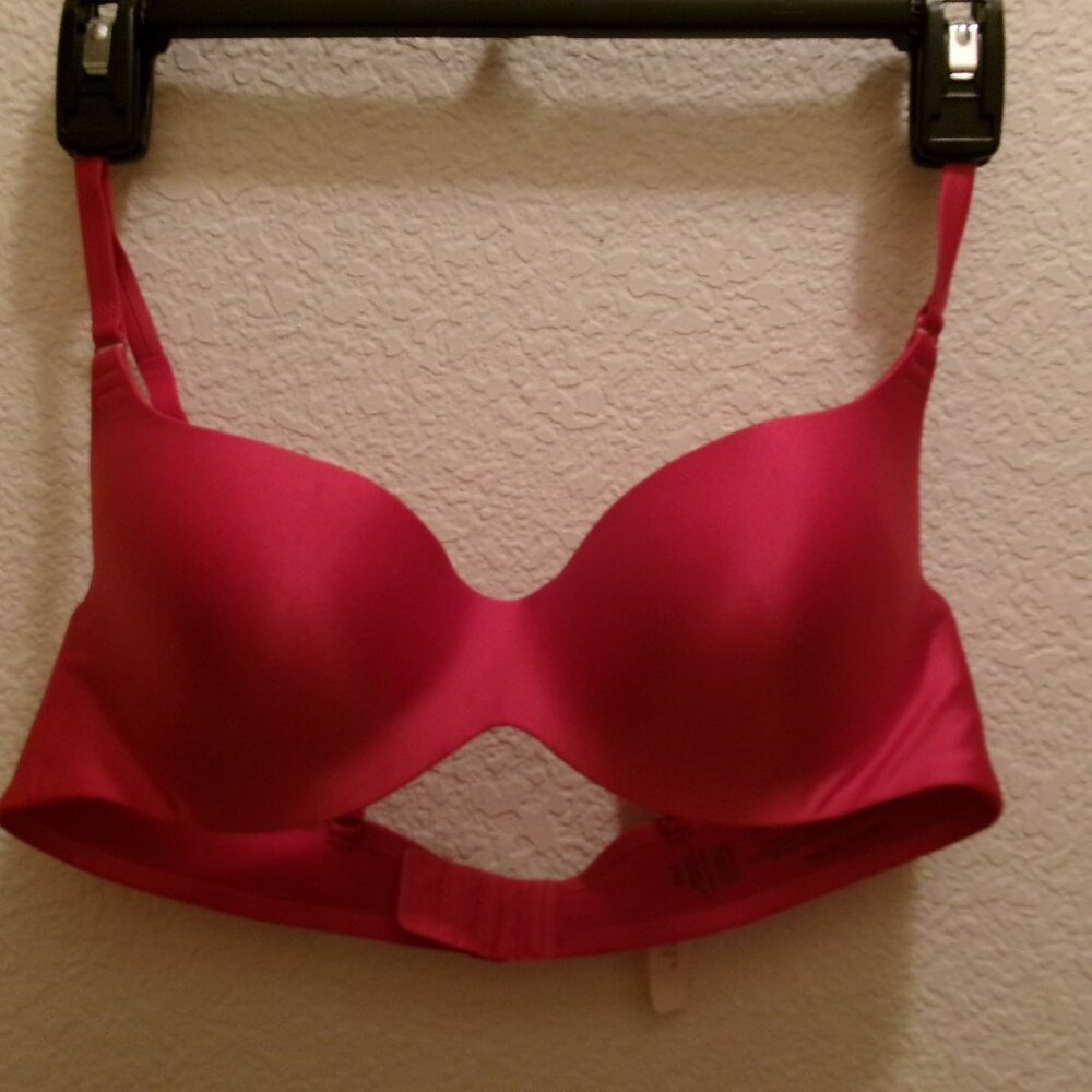 NWTS, BODY BY VICTORIA, SIZE 36A, RED SHEEN, UNDERWIRE BRA